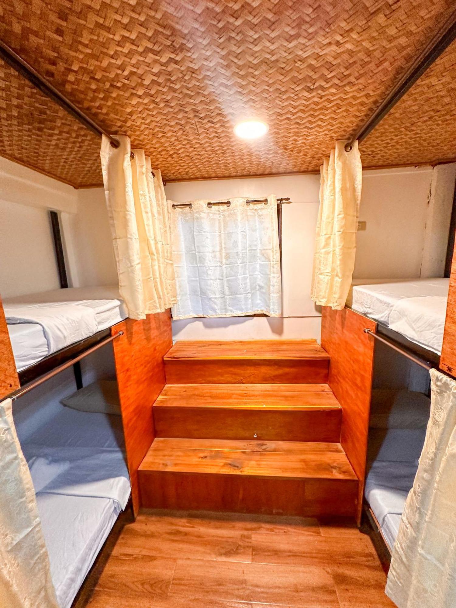 Hangout'S Hostel El Nido Exteriör bild