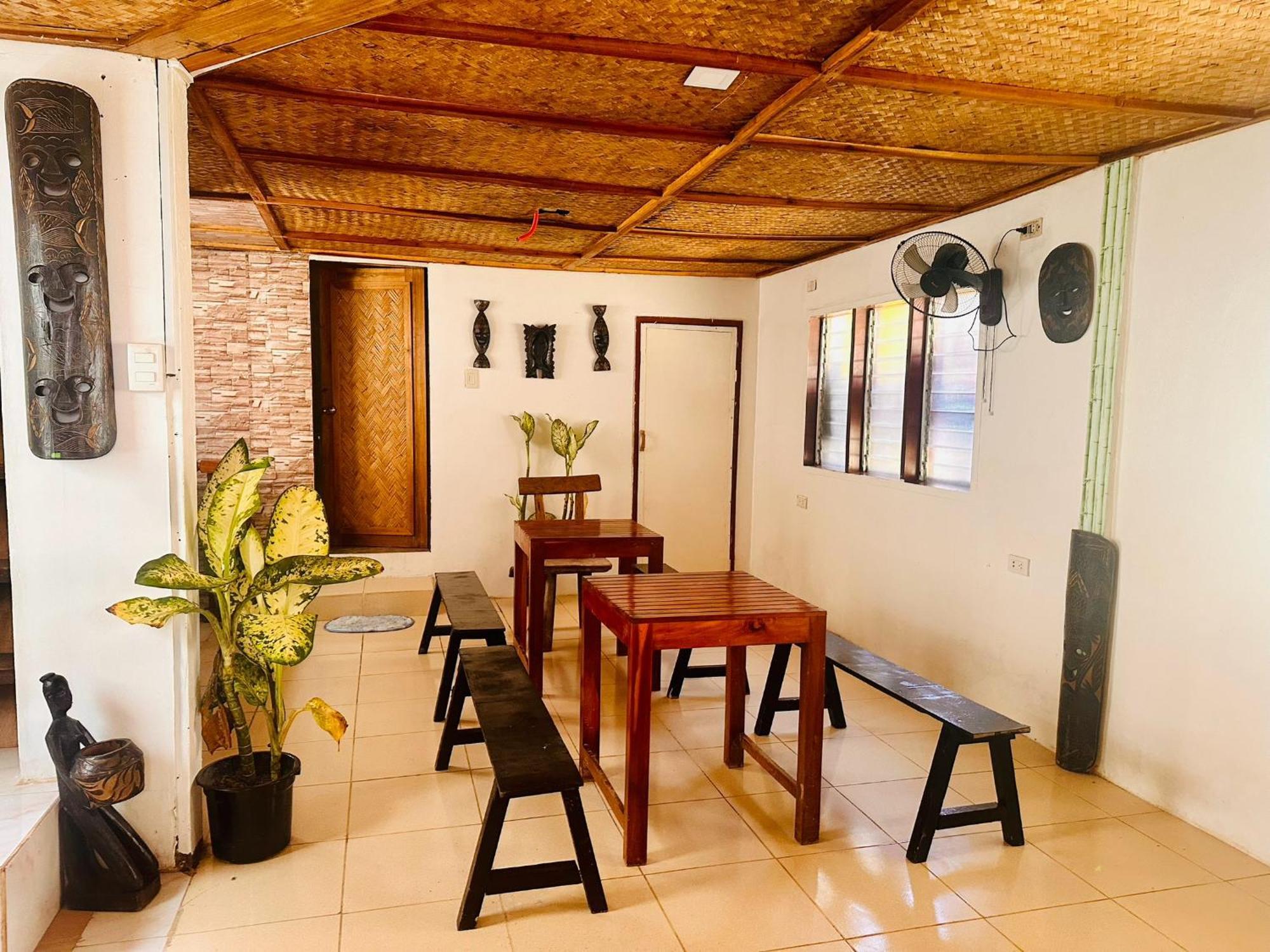 Hangout'S Hostel El Nido Exteriör bild
